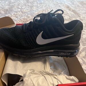 Women’s Nike Air Max 2017